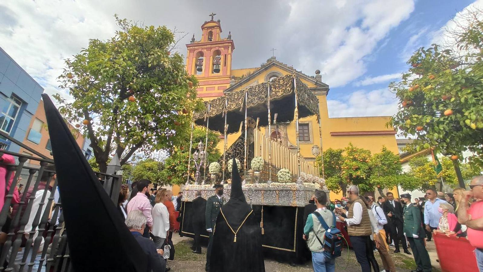 Jueves Santo | La radiante procesión del Caído de Córdoba, en imágenes