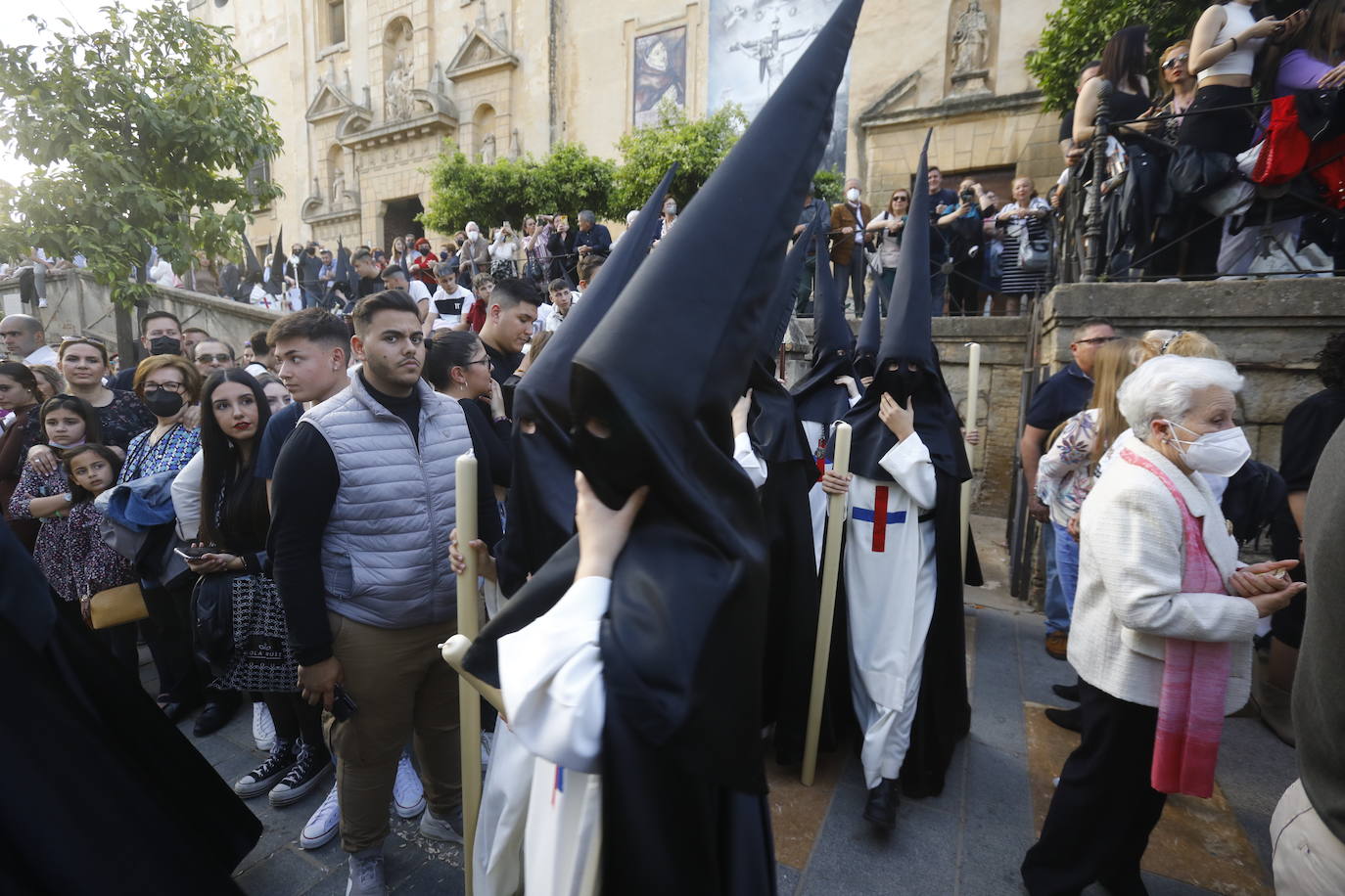 Jueves Santo | La popular procesión del Cristo de Gracia de Córdoba, en imágenes