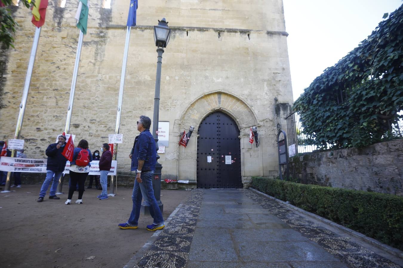 Los museos municipal de Córdoba cerrados por huelga, en imágenes