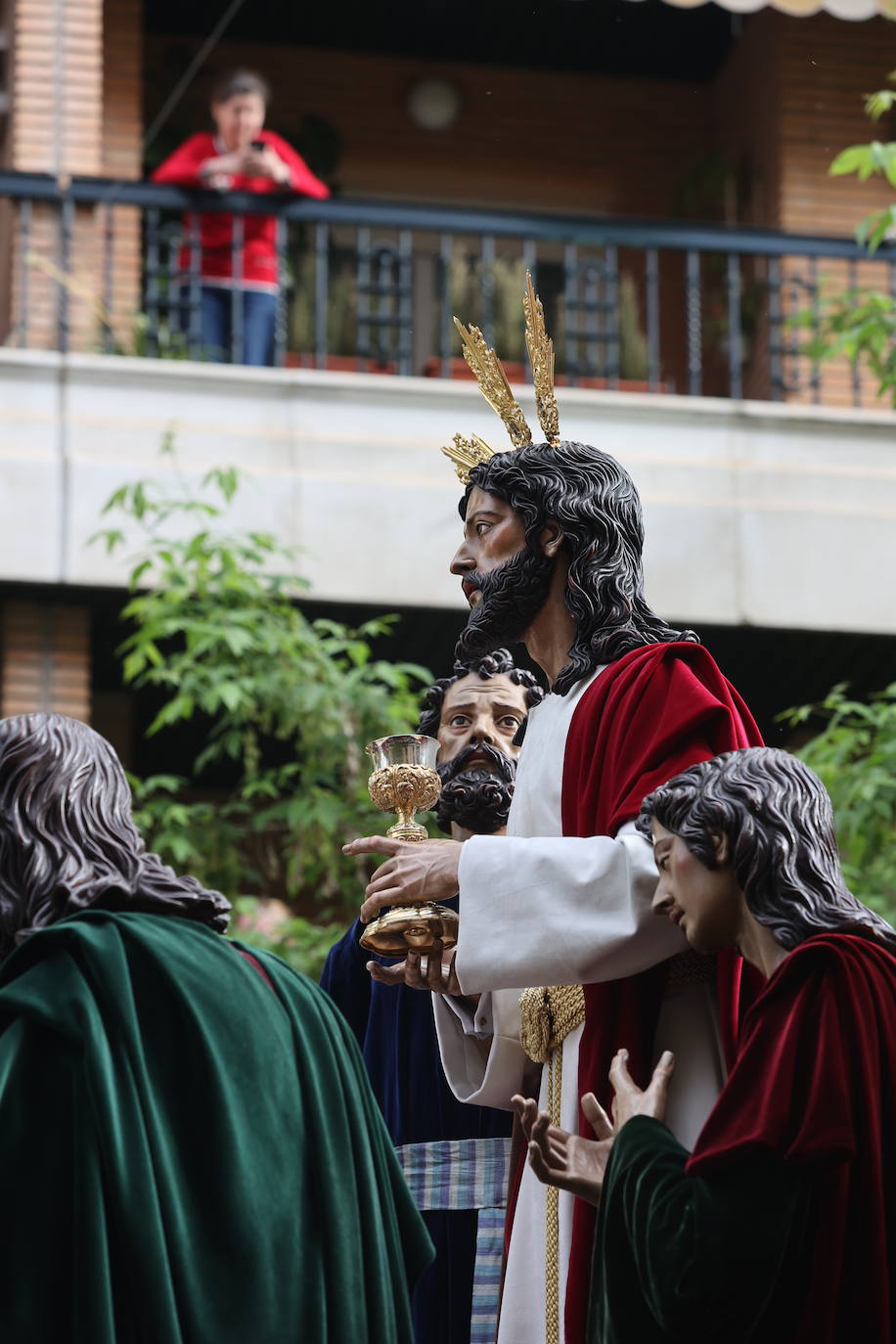 Jueves Santo | La histórica salida de la Sagrada Cena de Córdoba, en imágenes