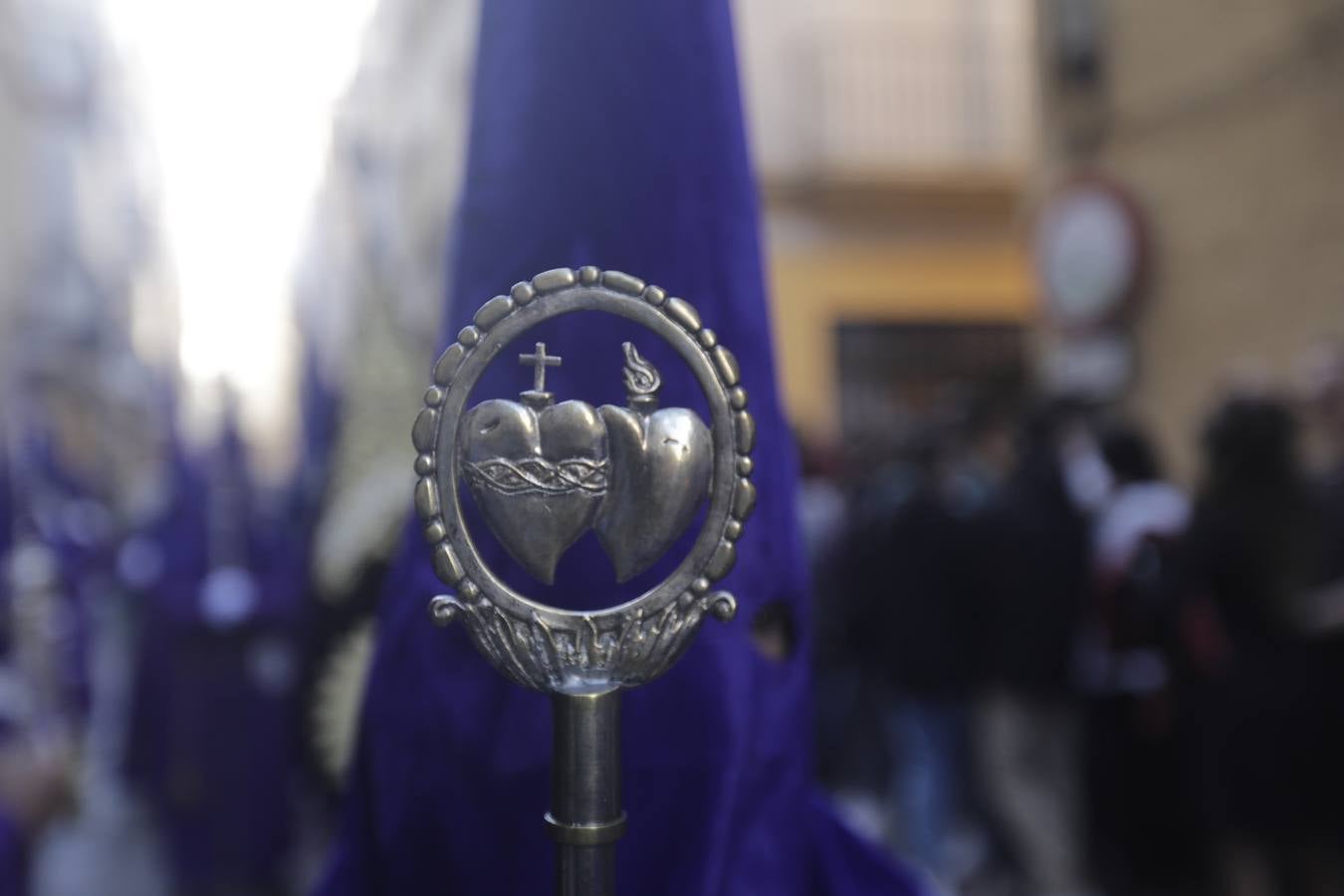 Fotos: La hermandad de Afligidos, el Jueves Santo en Cádiz