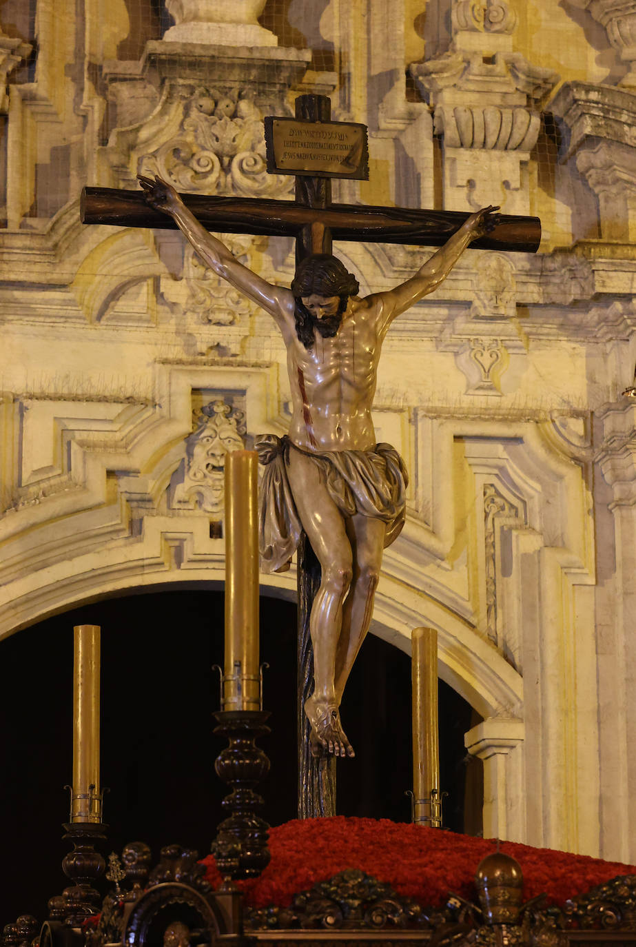 El intimismo de la procesión de la Buena Muerte de Córdoba, en imágenes