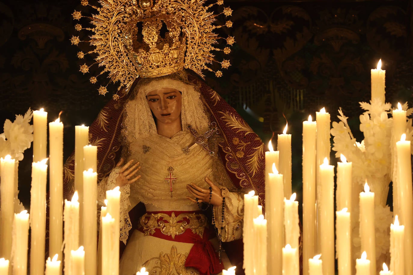 El intimismo de la procesión de la Buena Muerte de Córdoba, en imágenes