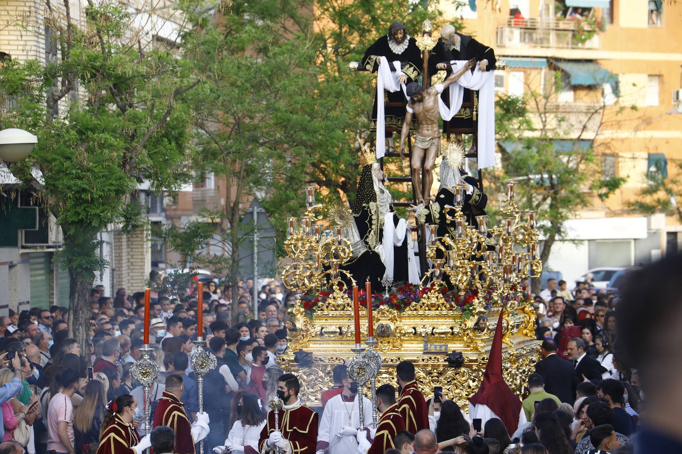 Viernes Santo | La popular procesión del Descendimiento de Córdoba, en imágenes