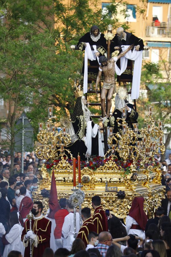 Viernes Santo | La popular procesión del Descendimiento de Córdoba, en imágenes