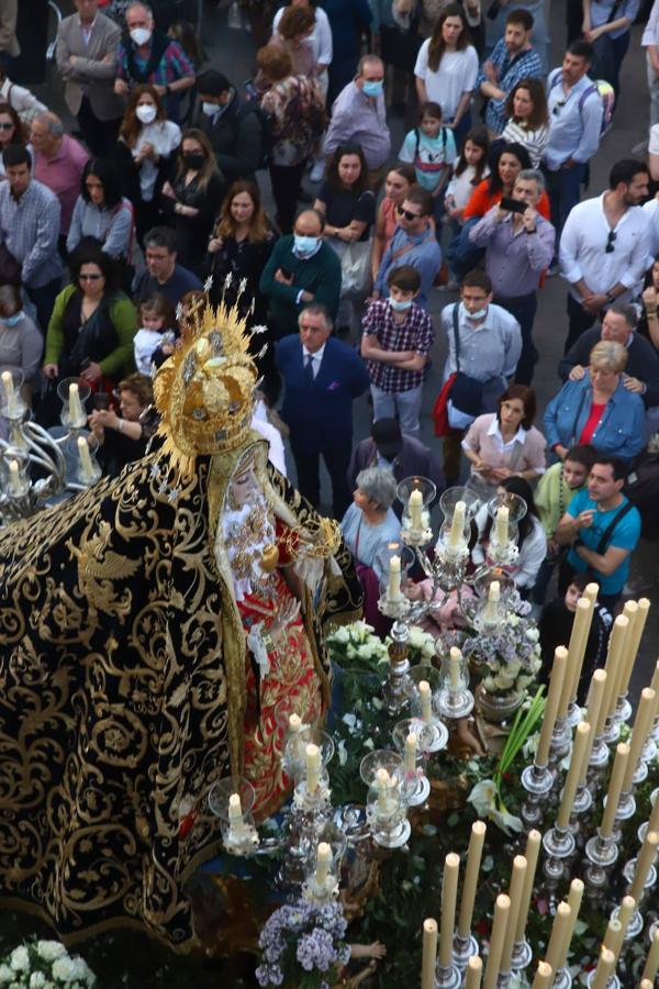 Viernes Santo | La devoción en la procesión de los Dolores, en imágenes