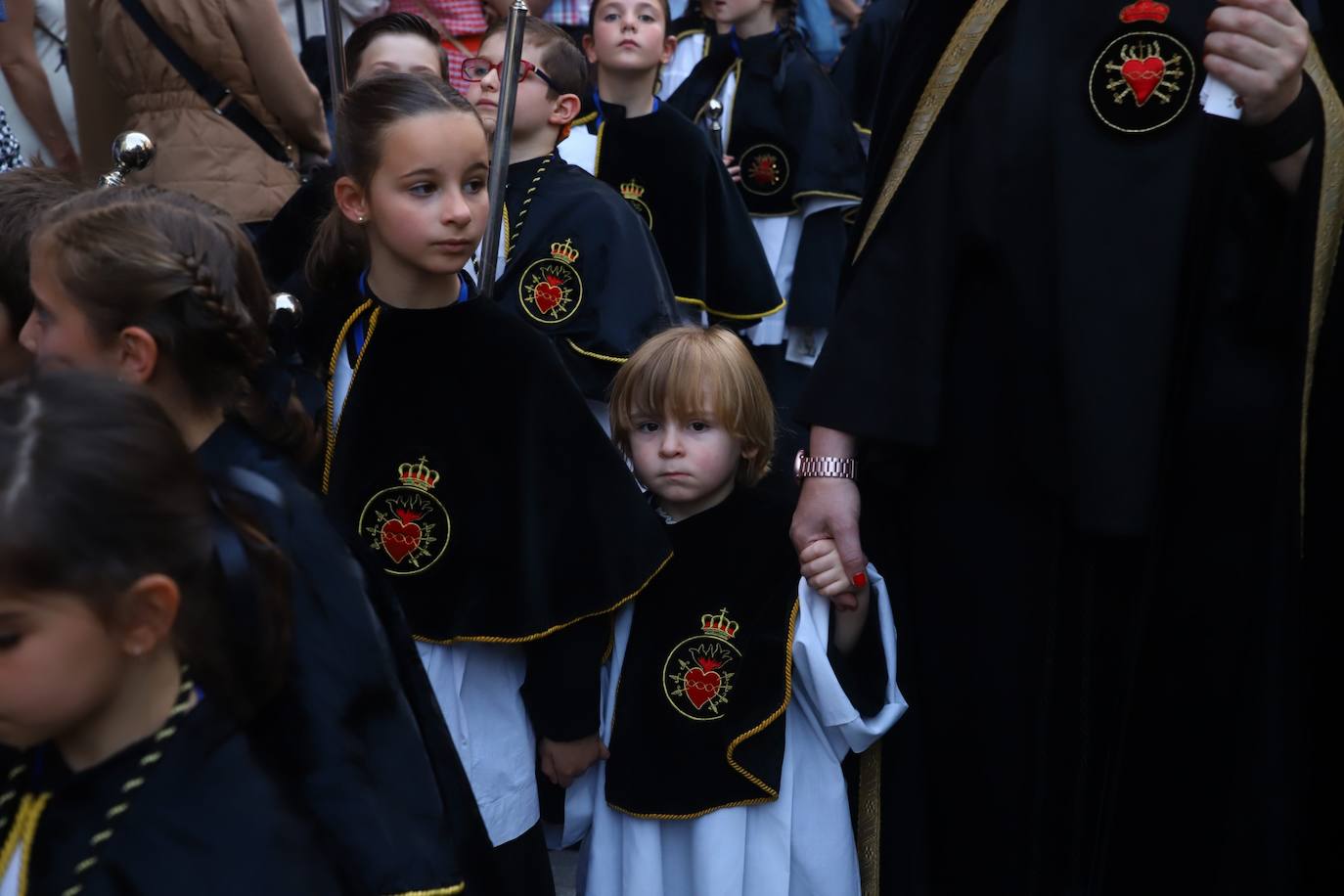 Viernes Santo | La devoción en la procesión de los Dolores, en imágenes