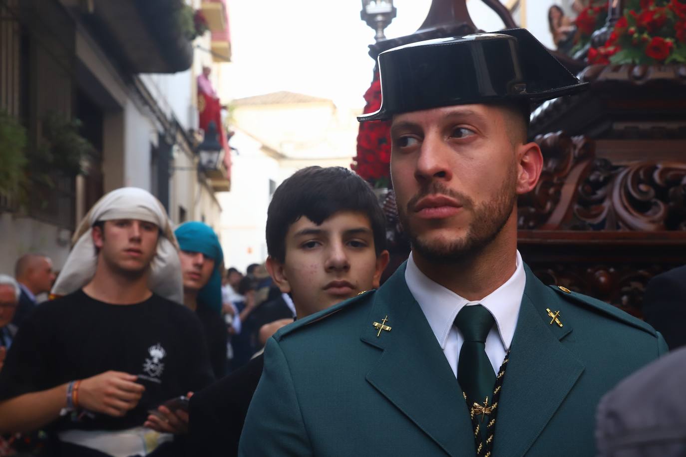 Viernes Santo | La devoción en la procesión de los Dolores, en imágenes