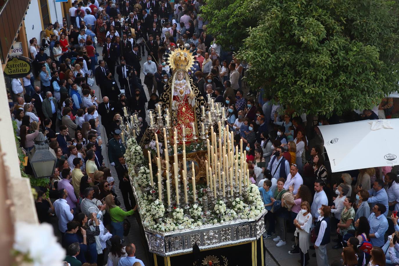 Viernes Santo | La devoción en la procesión de los Dolores, en imágenes