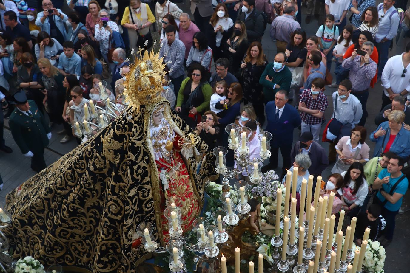 Viernes Santo | La devoción en la procesión de los Dolores, en imágenes