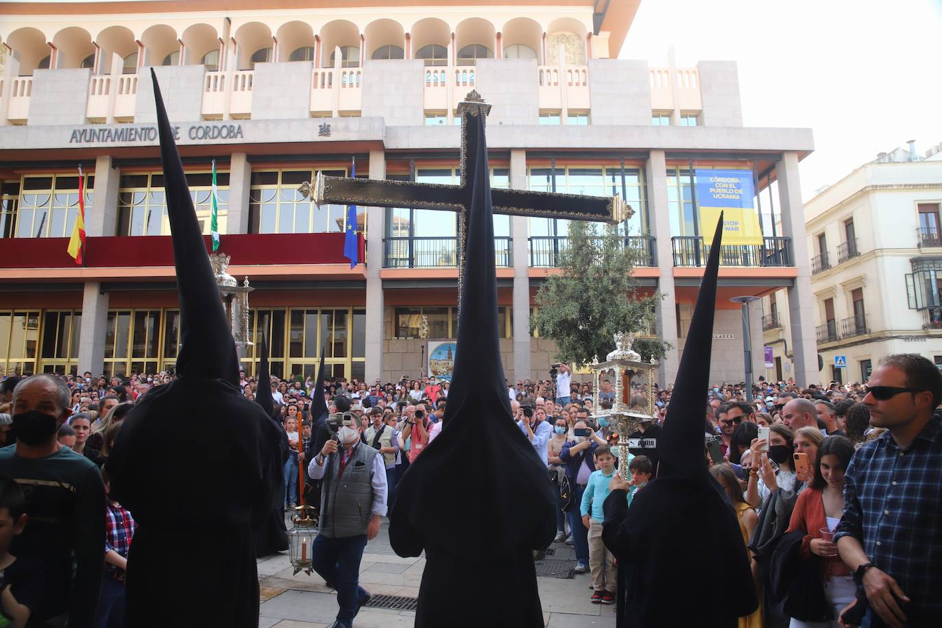 Viernes Santo | La hermosa procesión de la Expiración de Córdoba, en imágenes