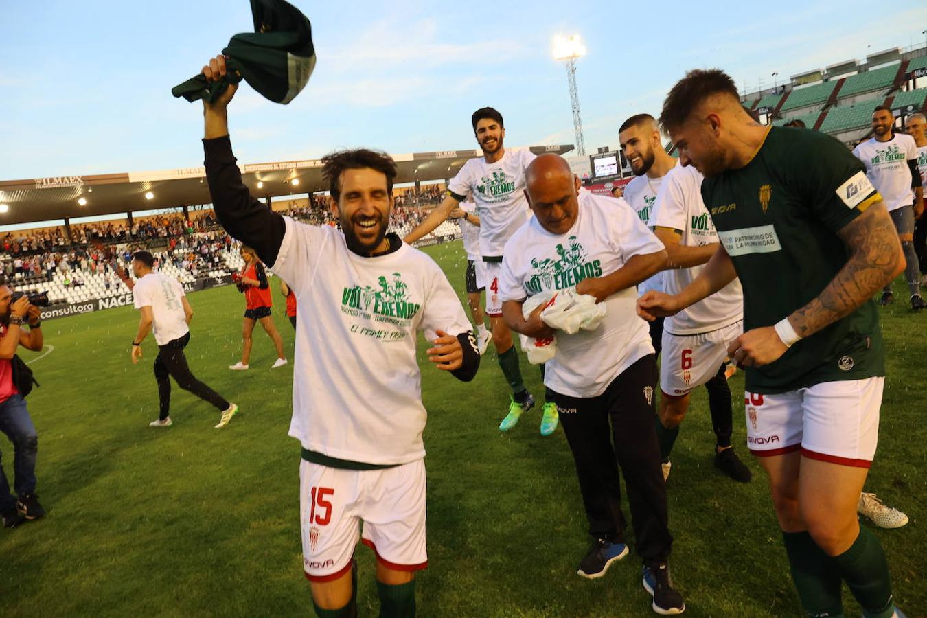 La fiesta del ascenso del Córdoba CF en Mérida, en imágenes