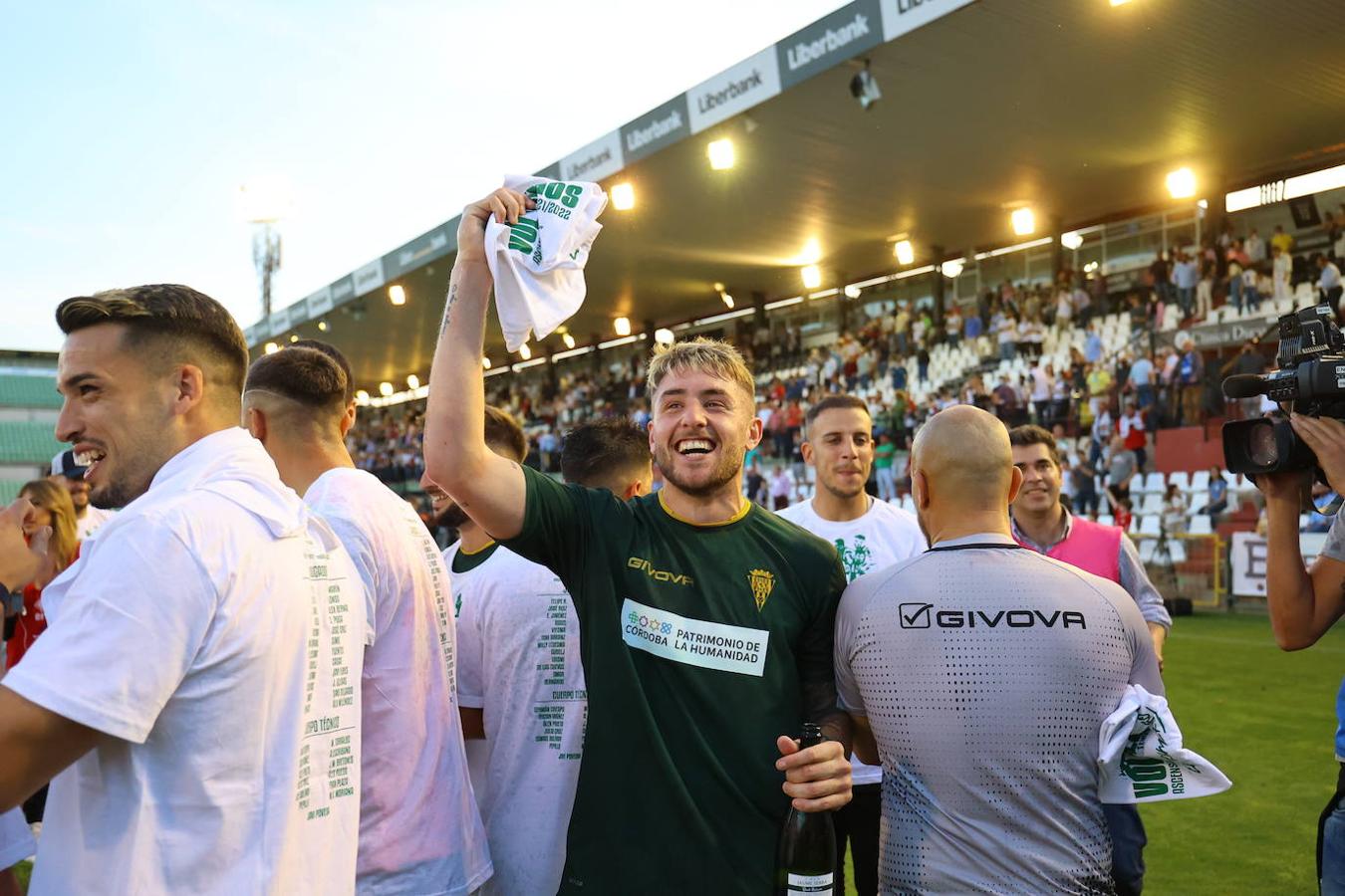 La fiesta del ascenso del Córdoba CF en Mérida, en imágenes