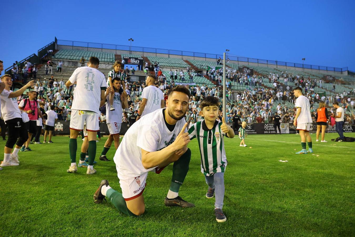 La fiesta del ascenso del Córdoba CF en Mérida, en imágenes