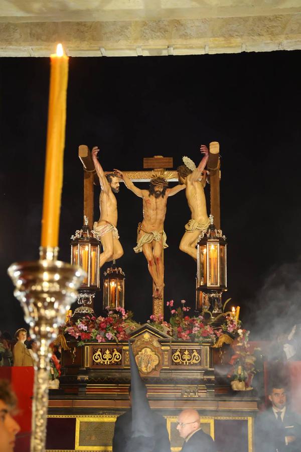 En imágenes, el histórico estreno de la Conversión en la carrera oficial de la Semana Santa de Córdoba