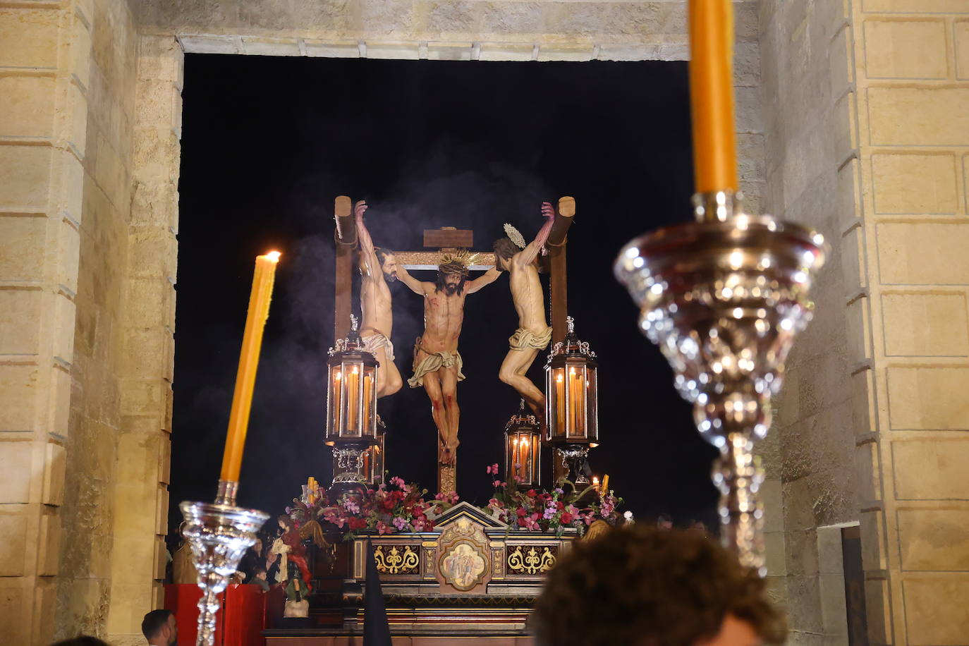 En imágenes, el histórico estreno de la Conversión en la carrera oficial de la Semana Santa de Córdoba