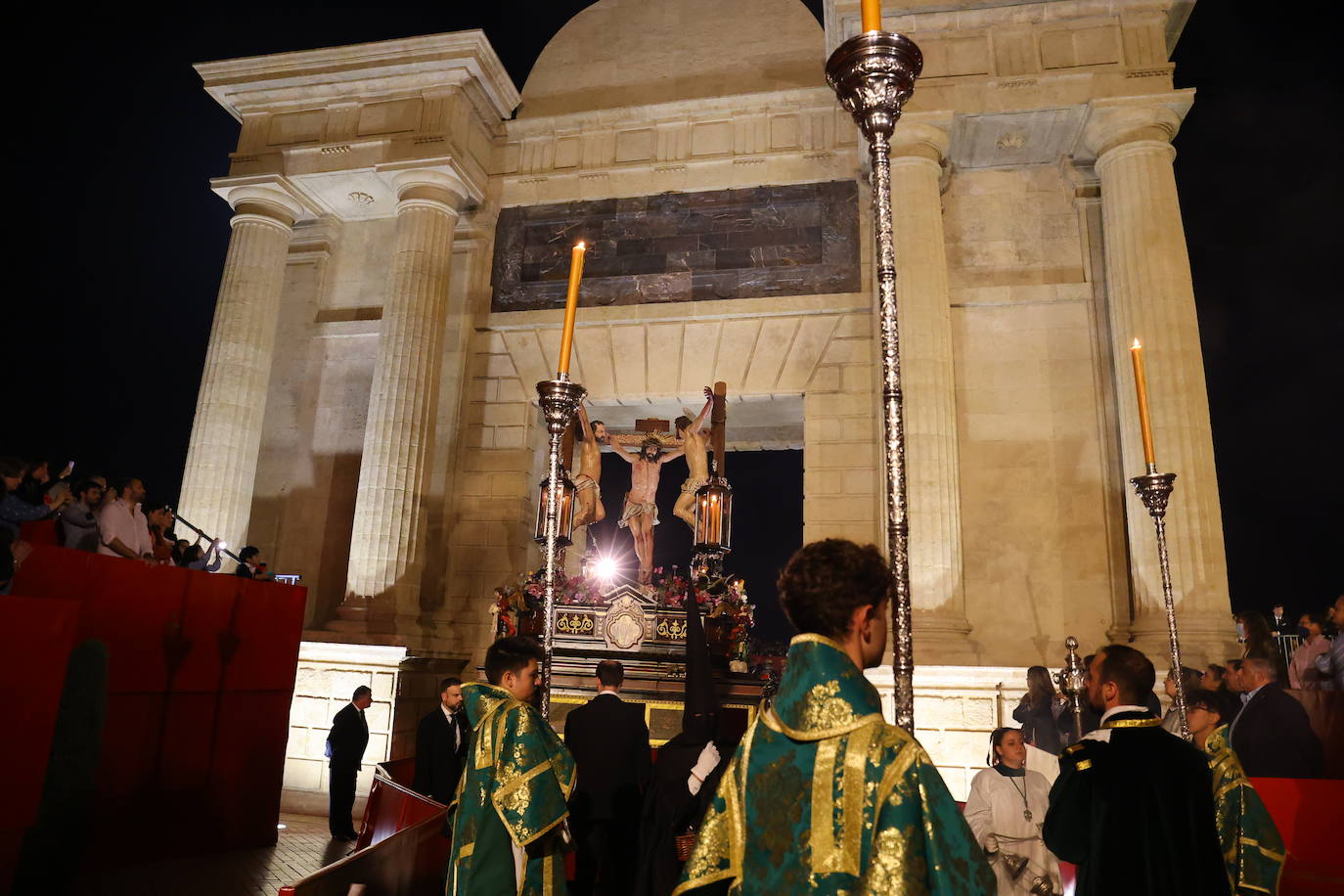 En imágenes, el histórico estreno de la Conversión en la carrera oficial de la Semana Santa de Córdoba