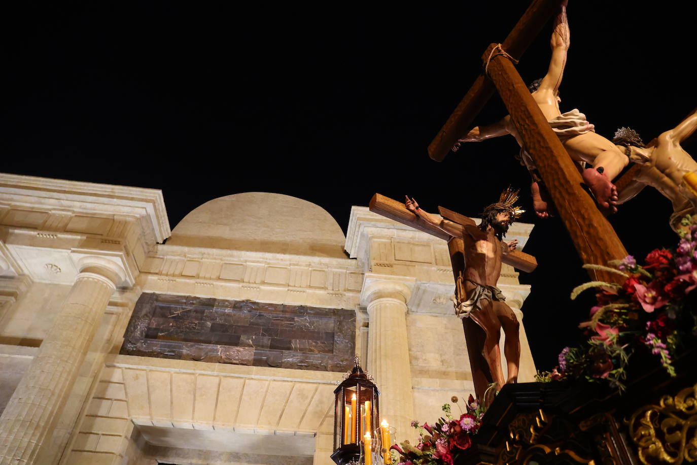 En imágenes, el histórico estreno de la Conversión en la carrera oficial de la Semana Santa de Córdoba