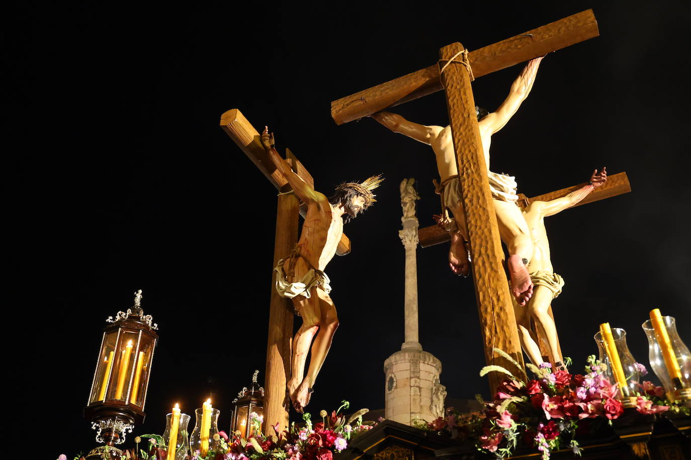 En imágenes, el histórico estreno de la Conversión en la carrera oficial de la Semana Santa de Córdoba