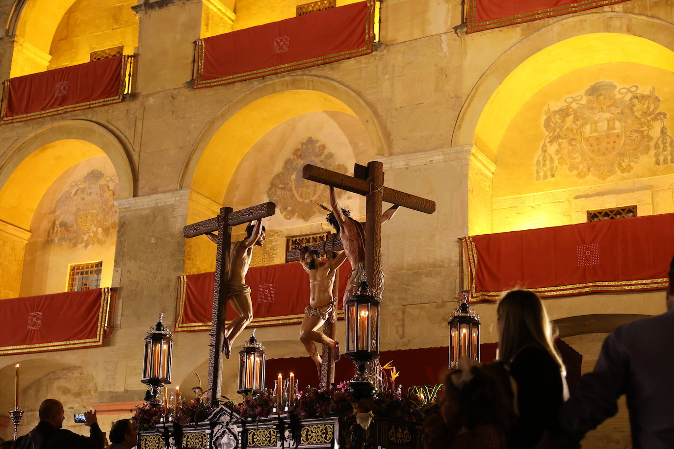 En imágenes, el histórico estreno de la Conversión en la carrera oficial de la Semana Santa de Córdoba