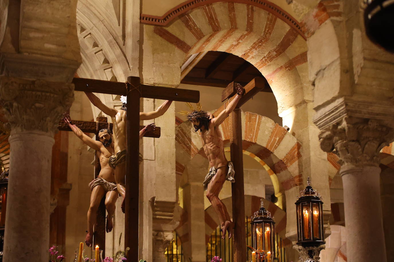 En imágenes, el histórico estreno de la Conversión en la carrera oficial de la Semana Santa de Córdoba