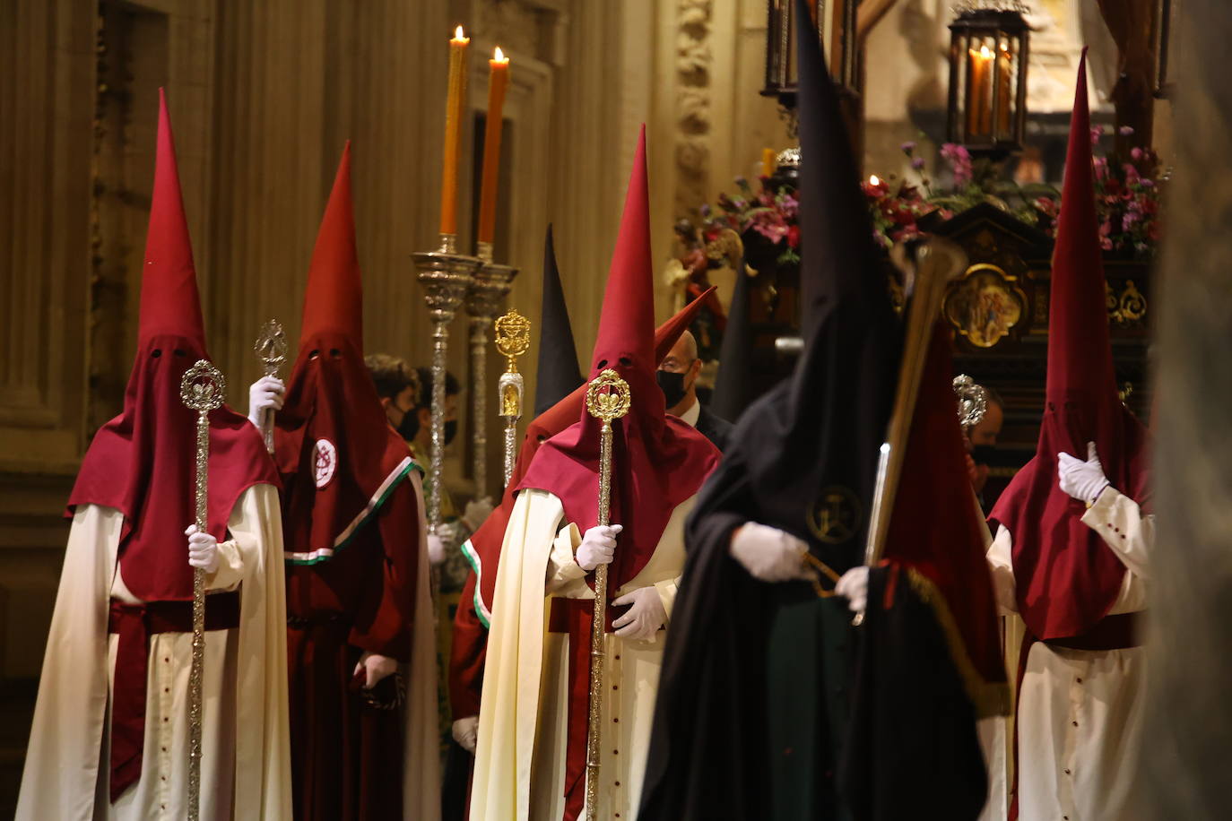 En imágenes, el histórico estreno de la Conversión en la carrera oficial de la Semana Santa de Córdoba