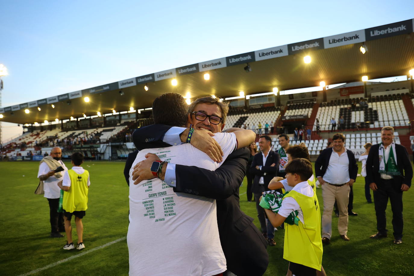 La fiesta del ascenso del Córdoba CF en Mérida, en imágenes