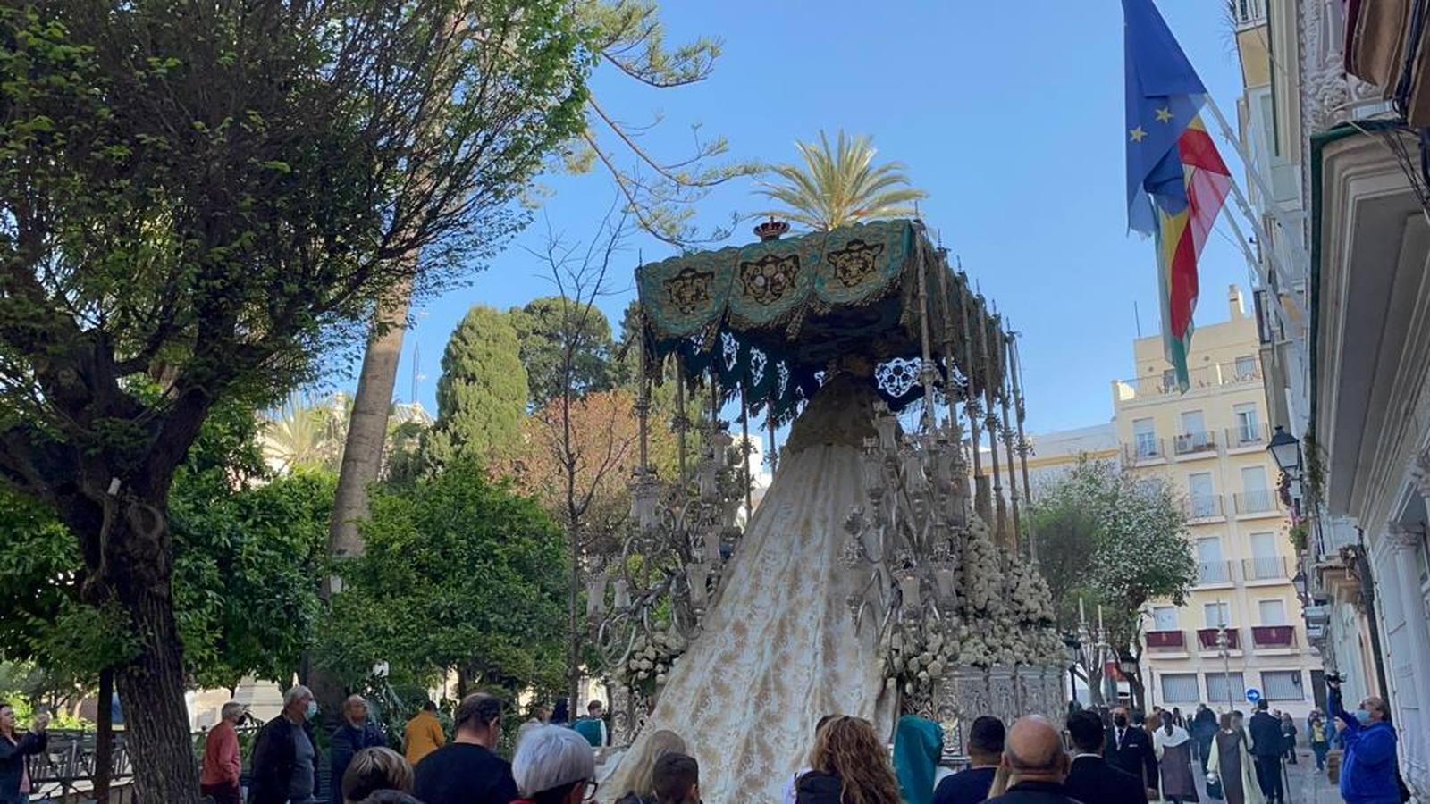 Fotos: Así ha sido el traslado de Prendimiento y Nazareno del Amor