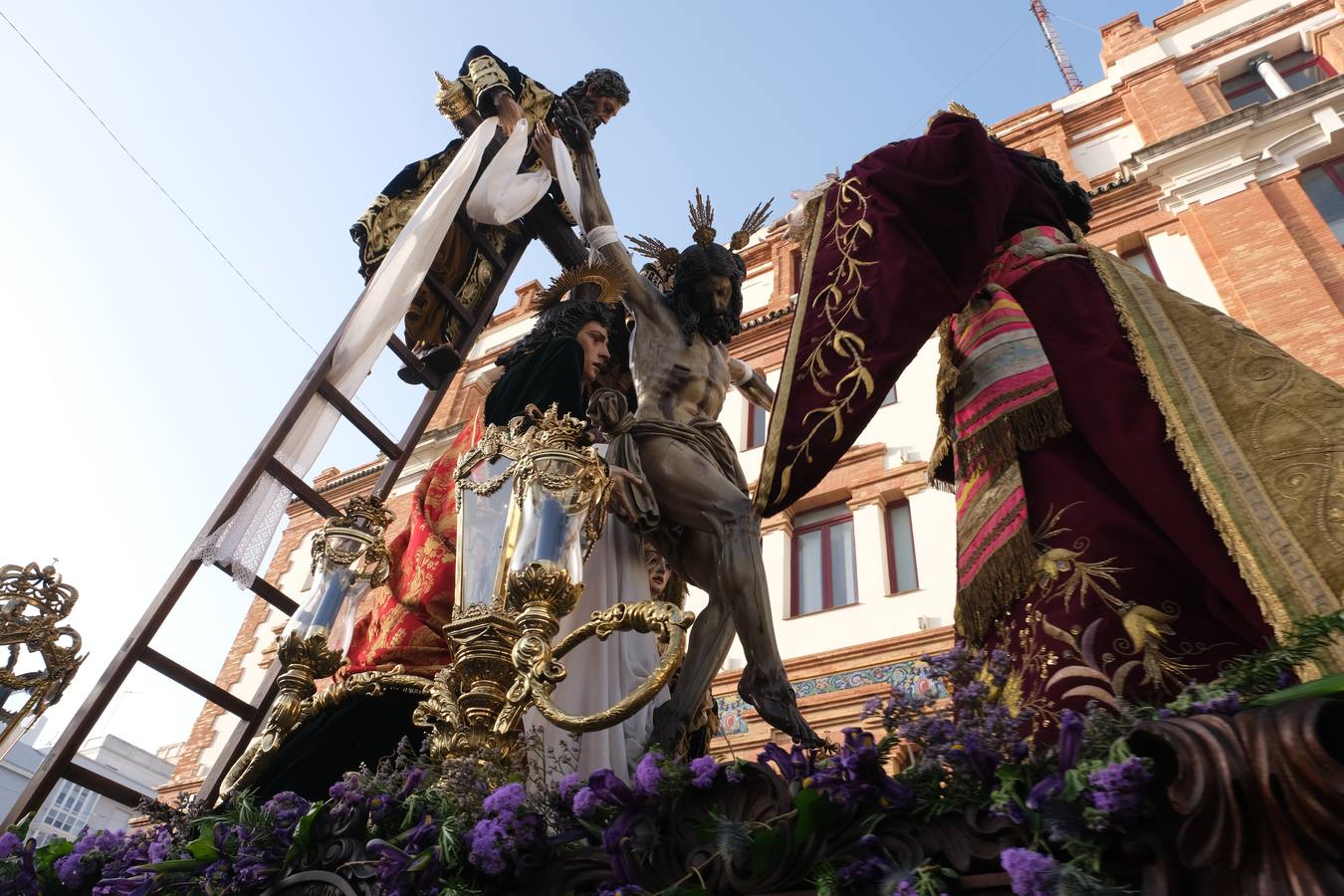 Fotos: Descendimiento, el Viernes Santo en Cádiz