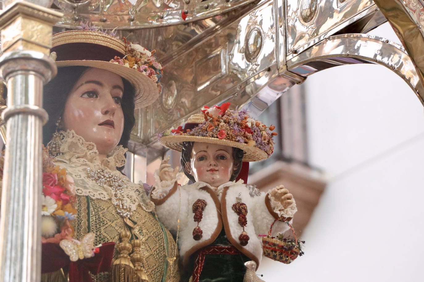 La multitudinaria romería de Bajada de la Virgen de Araceli a Lucena, en imágenes