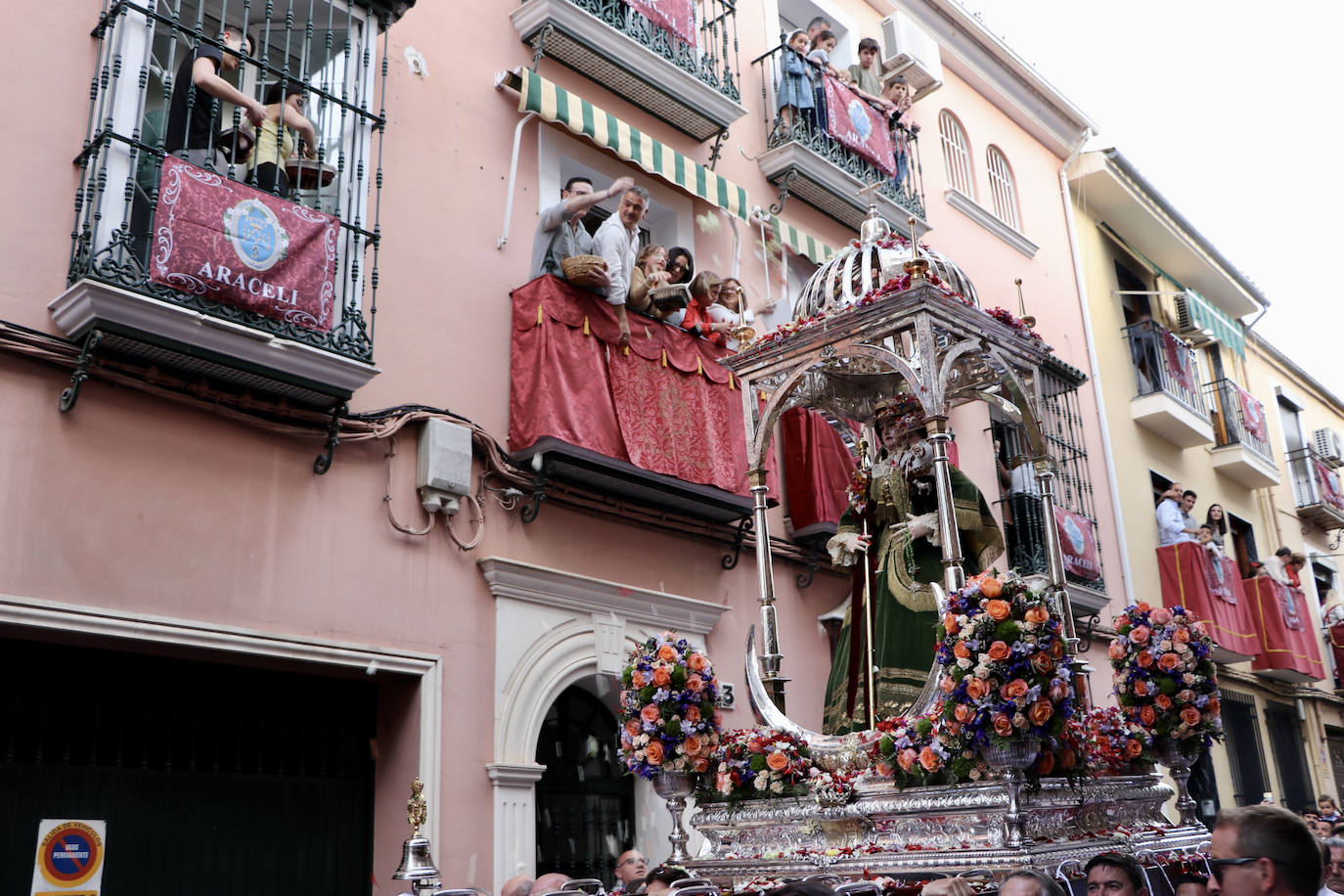 La multitudinaria romería de Bajada de la Virgen de Araceli a Lucena, en imágenes