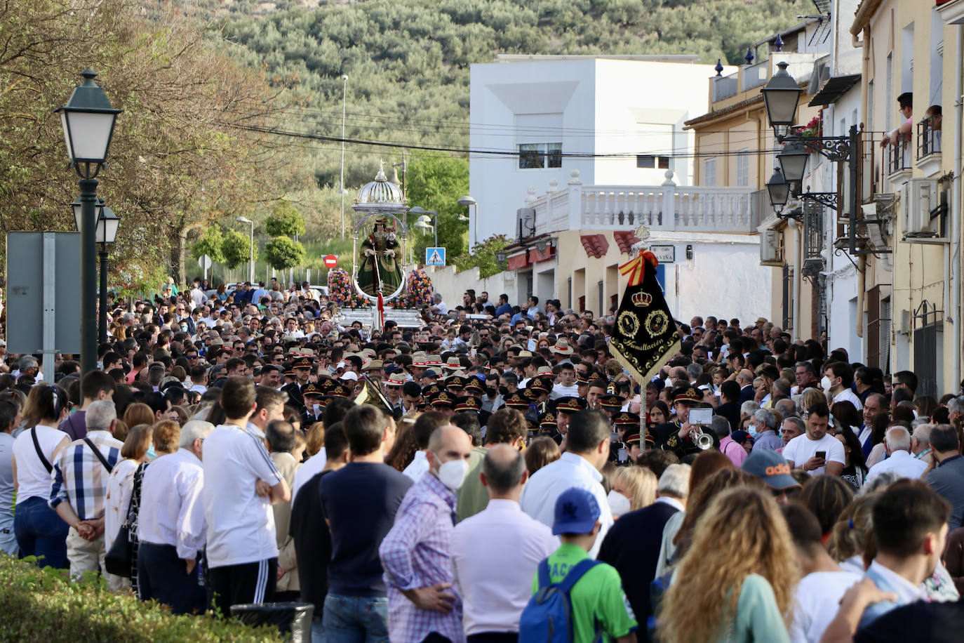 La multitudinaria romería de Bajada de la Virgen de Araceli a Lucena, en imágenes