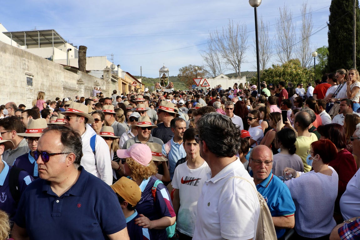 La multitudinaria romería de Bajada de la Virgen de Araceli a Lucena, en imágenes