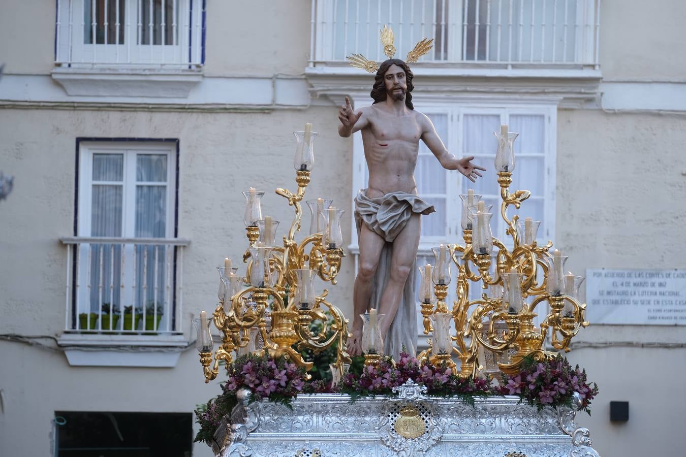 Fotos: El Resucitado recorre las calles de Cádiz en la Semana Santa 2022