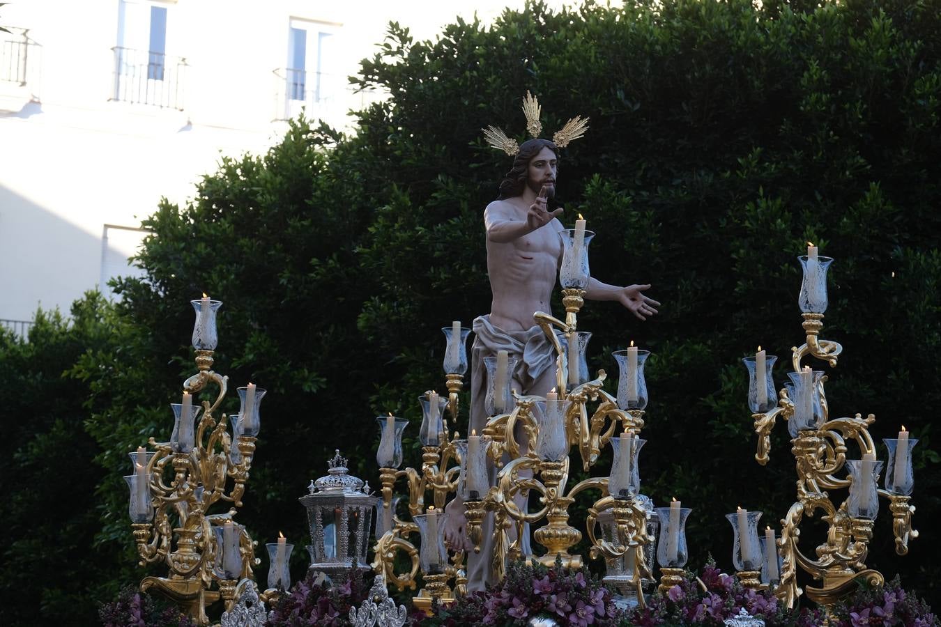 Fotos: El Resucitado recorre las calles de Cádiz en la Semana Santa 2022