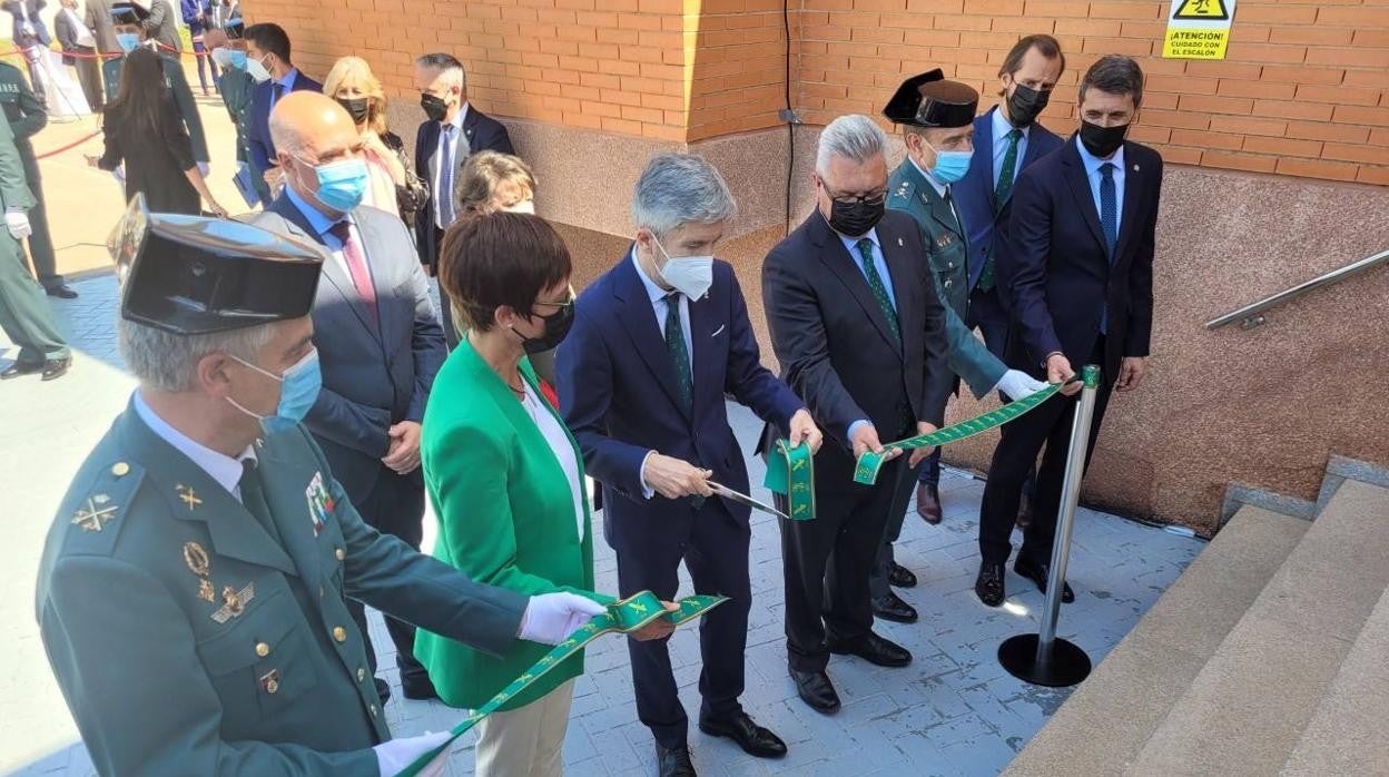 El estreno del cuartel de la Guardia Civil de Puente Genil, en imágenes