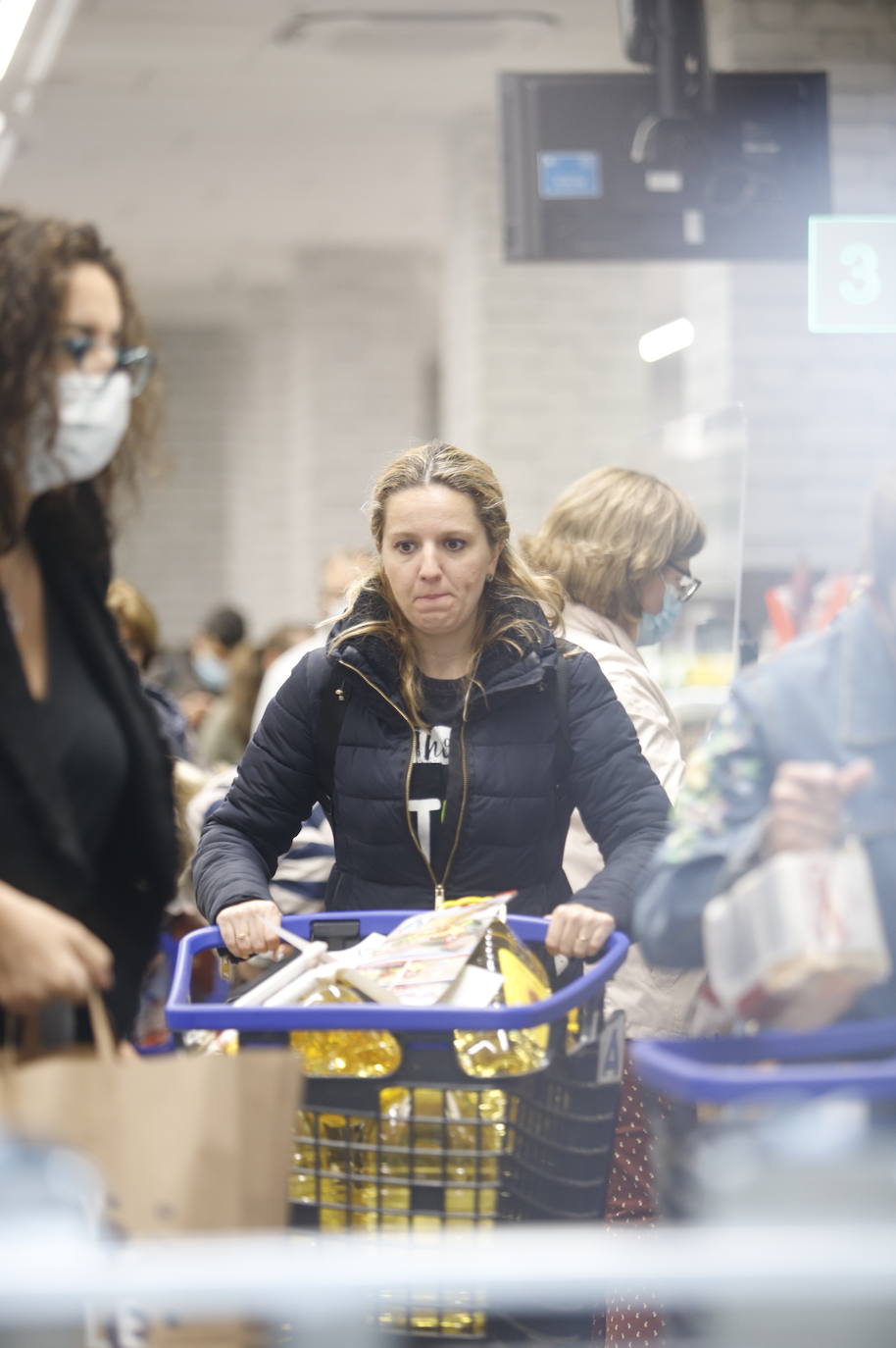 El primer día sin mascarillas en interiores en Córdoba, en imágenes