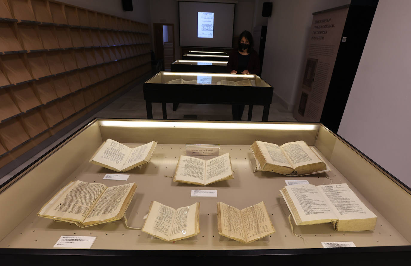 La exposición &#039;La Biblia y los humanistas. Un viaje a la cultura del siglo XVI&#039;, en imágenes