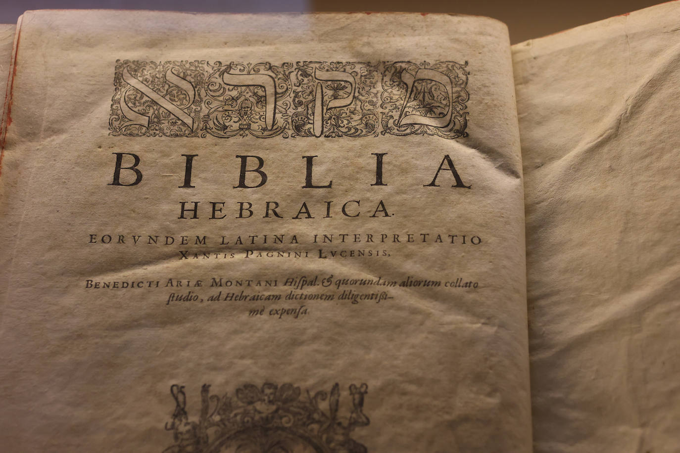 La exposición &#039;La Biblia y los humanistas. Un viaje a la cultura del siglo XVI&#039;, en imágenes