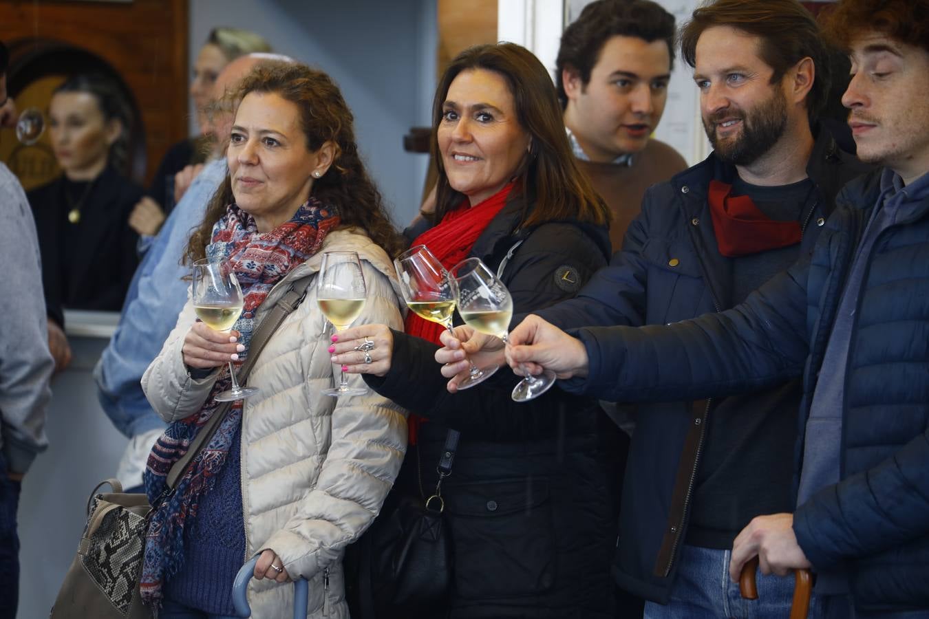 El frío y la lluvia no pueden con la Cata del Vino de Córdoba