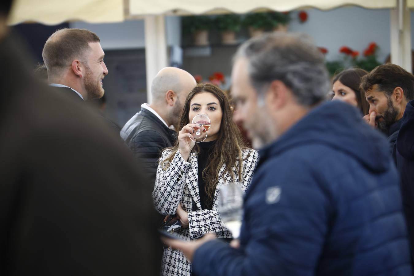 El frío y la lluvia no pueden con la Cata del Vino de Córdoba