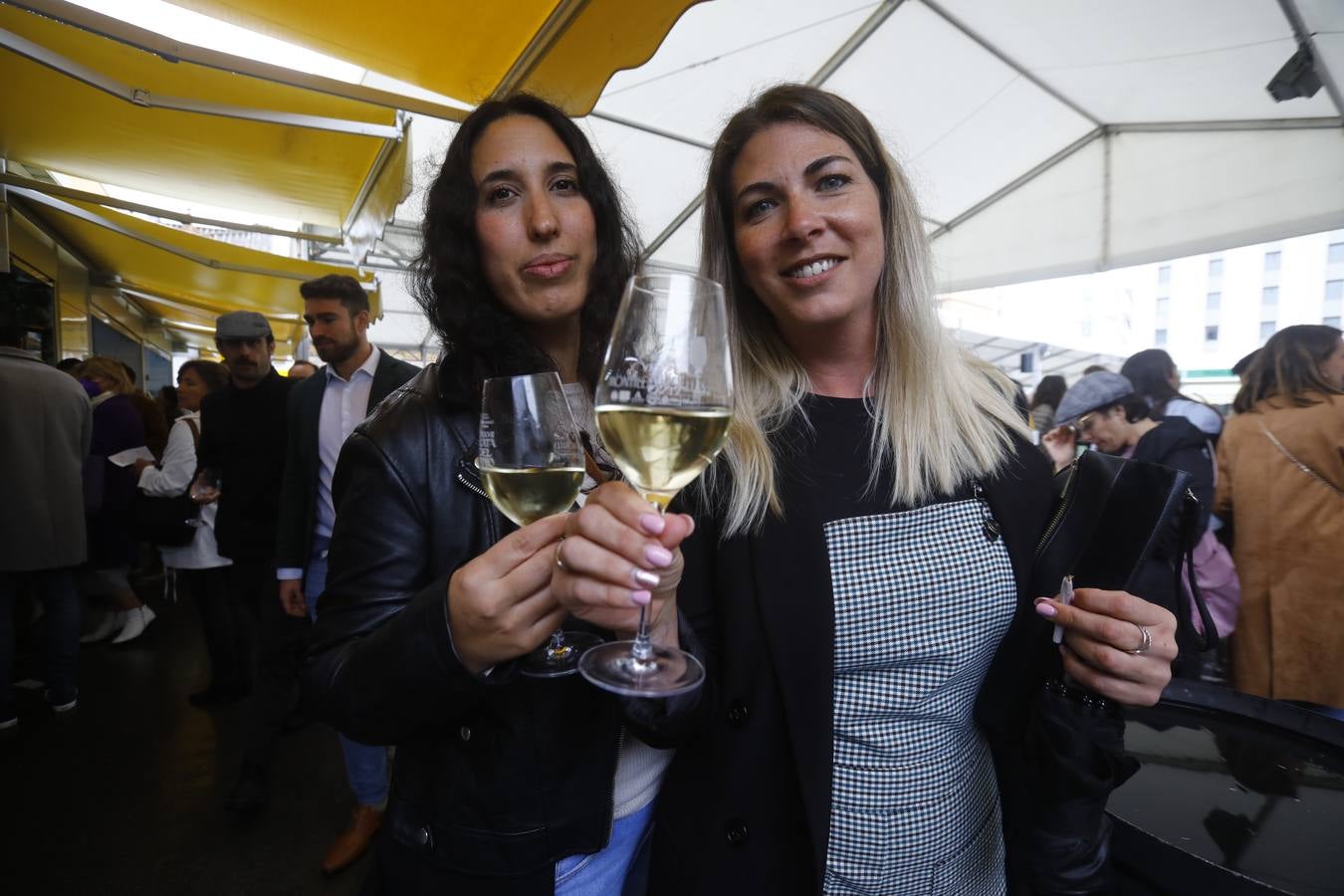 El frío y la lluvia no pueden con la Cata del Vino de Córdoba