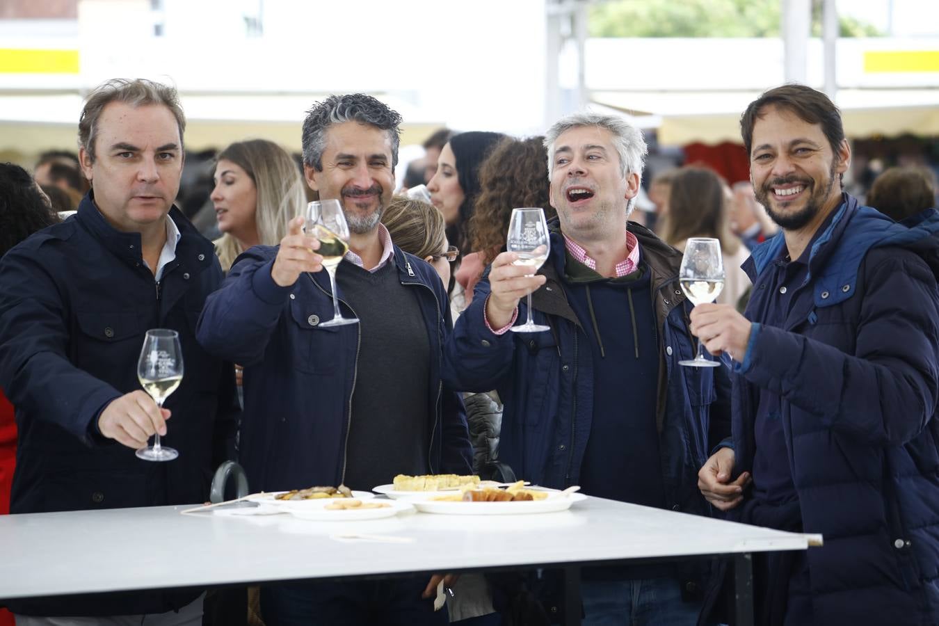 El frío y la lluvia no pueden con la Cata del Vino de Córdoba