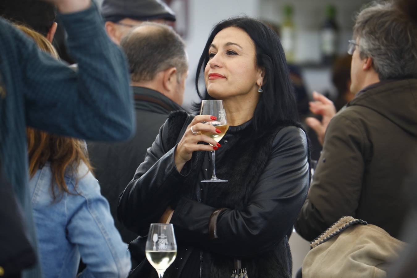 El frío y la lluvia no pueden con la Cata del Vino de Córdoba