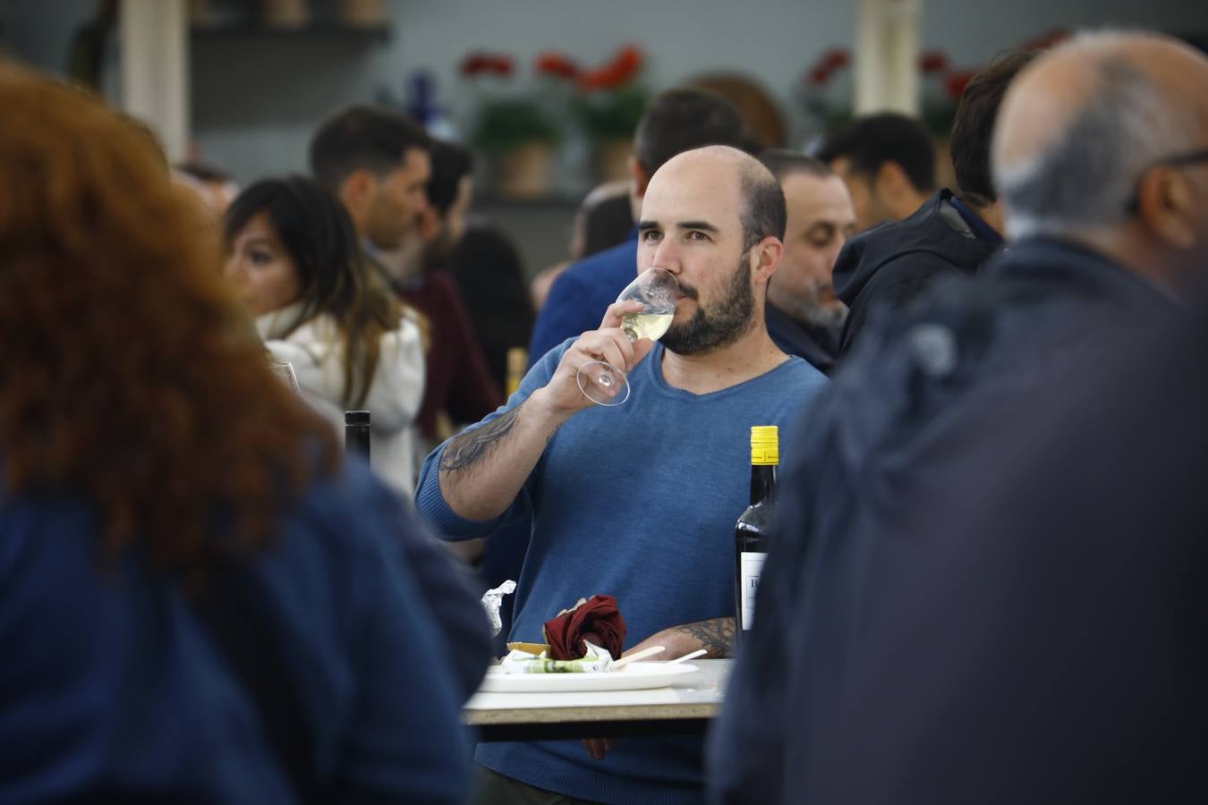 El frío y la lluvia no pueden con la Cata del Vino de Córdoba