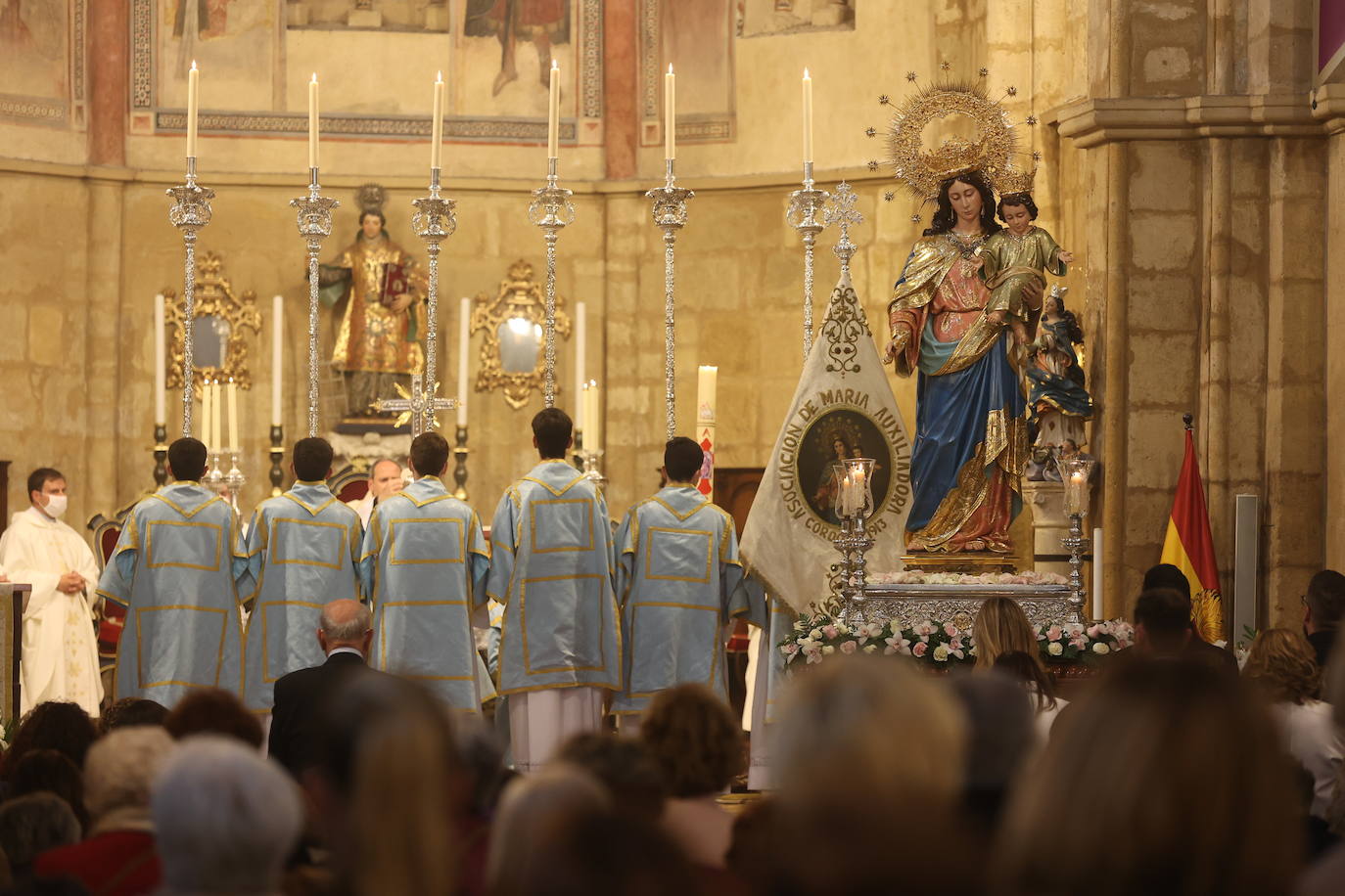 El regreso de María Auxiliadora a su santuario de Córdoba, en imágenes