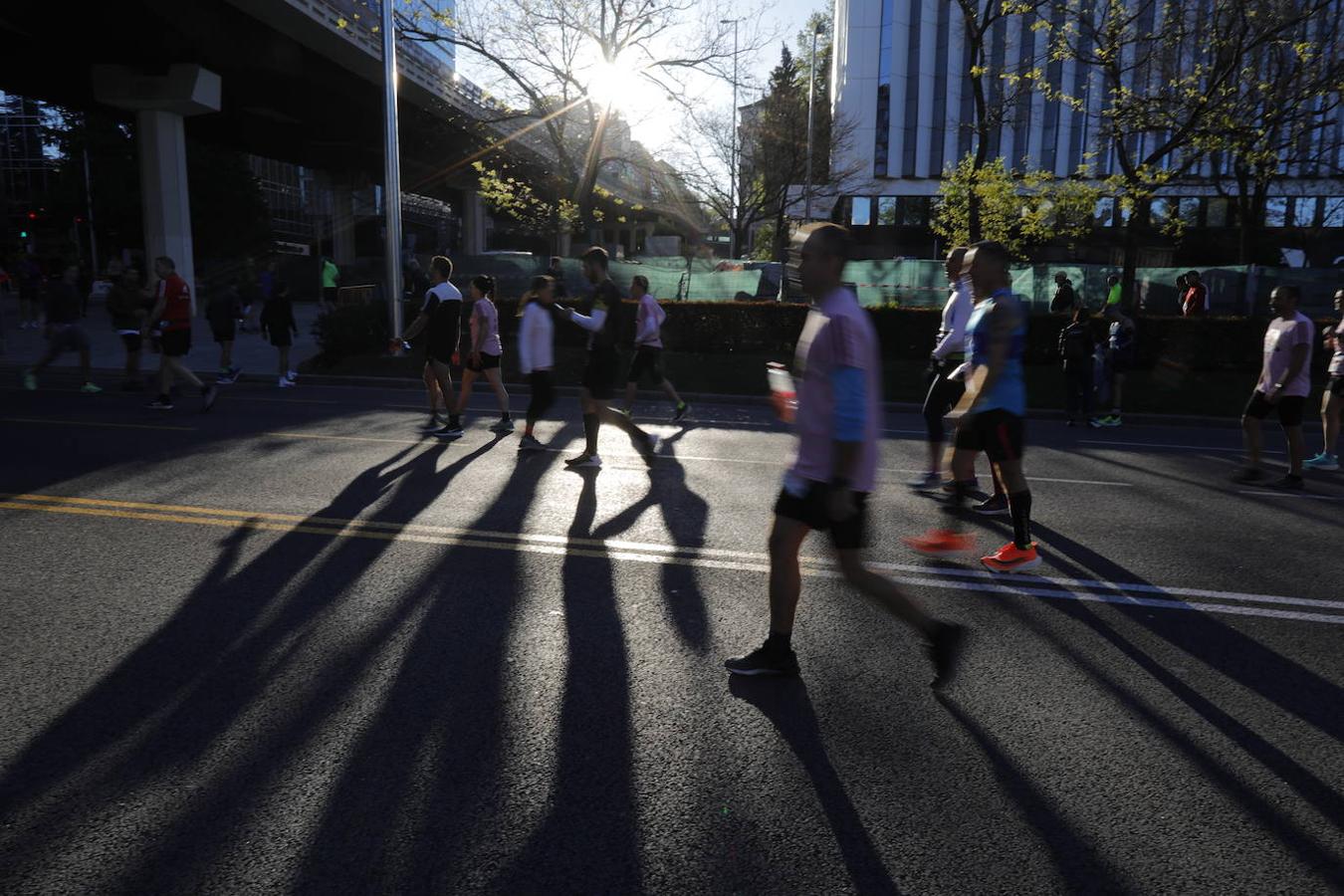 Superación, sudor y lágrimas: las mejores imágenes del maratón de Madrid 2022