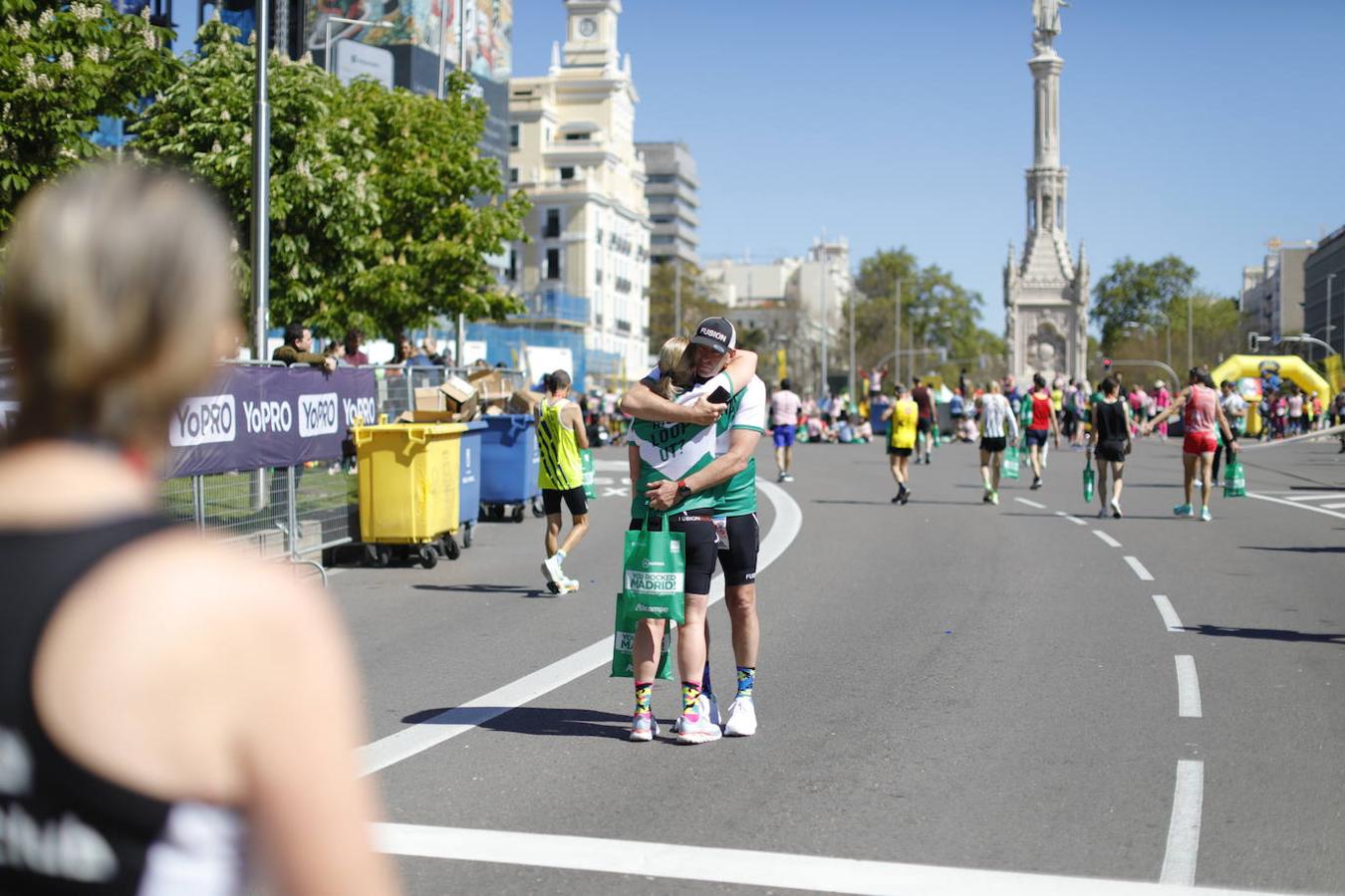 Superación, sudor y lágrimas: las mejores imágenes del maratón de Madrid 2022