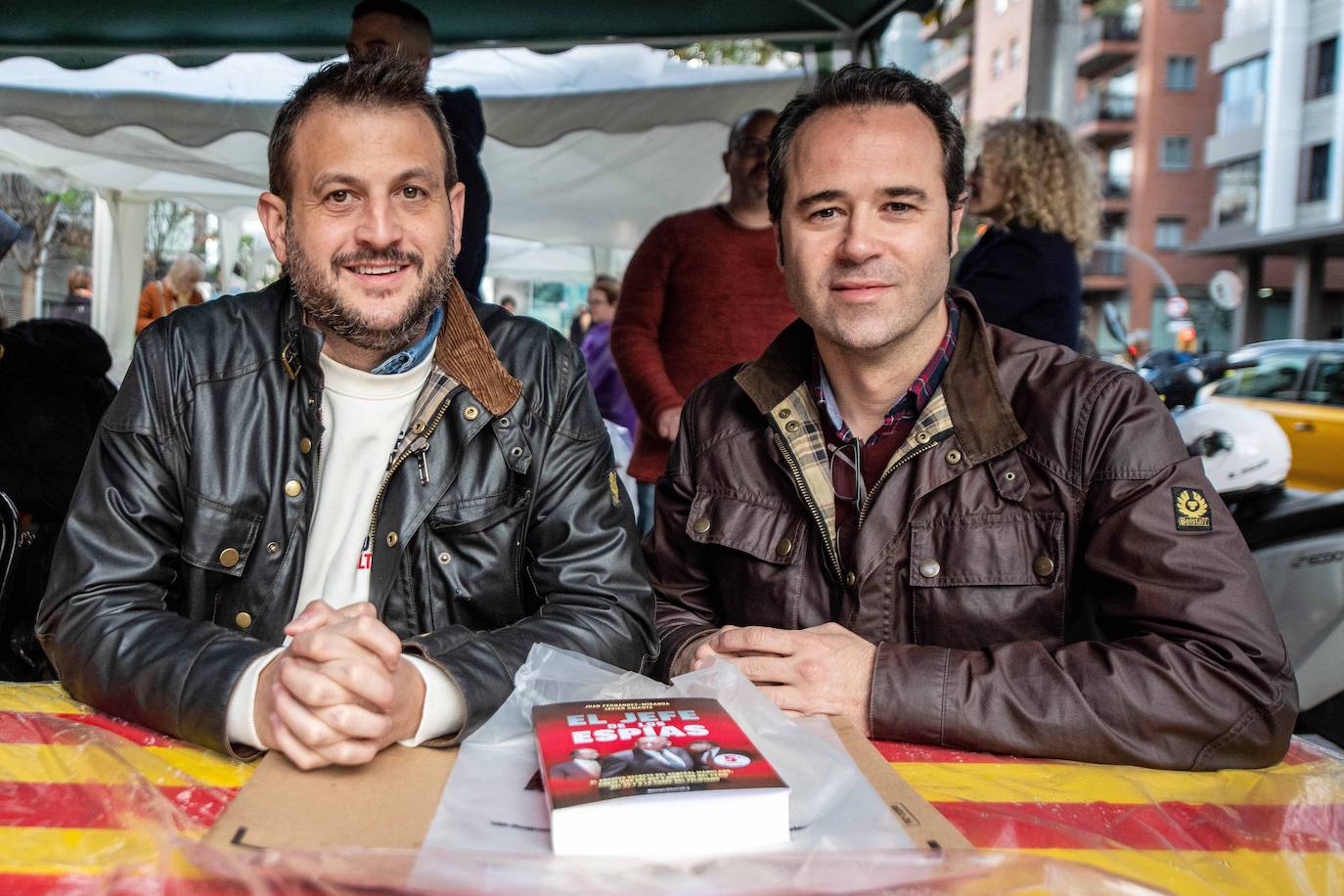 Juan Fernández Miranda y Javier Chicote firmaban ejemplares de 'El jefe de los espías'