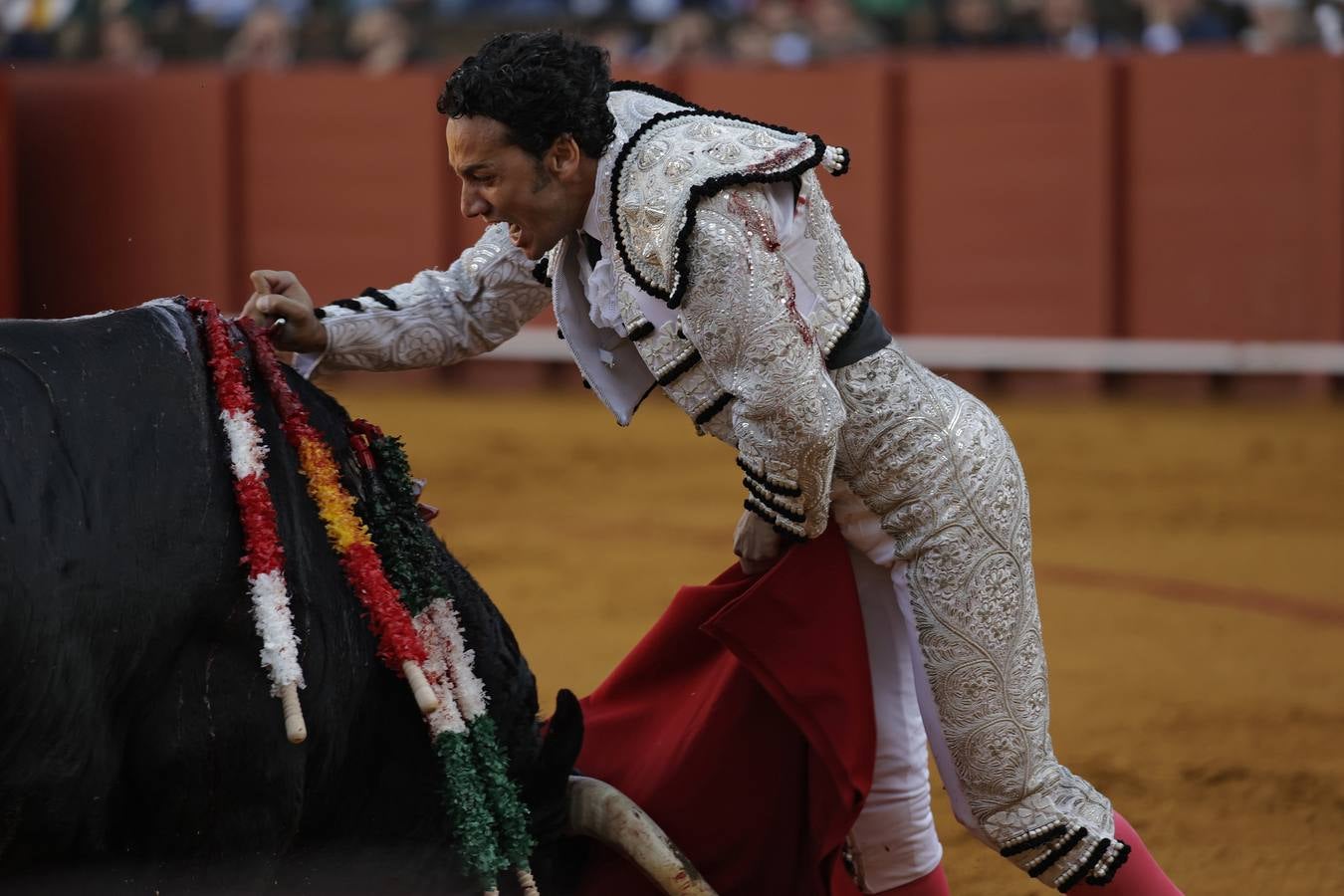 Oliva Soto, en un momento de su faena. JUAN FLORES